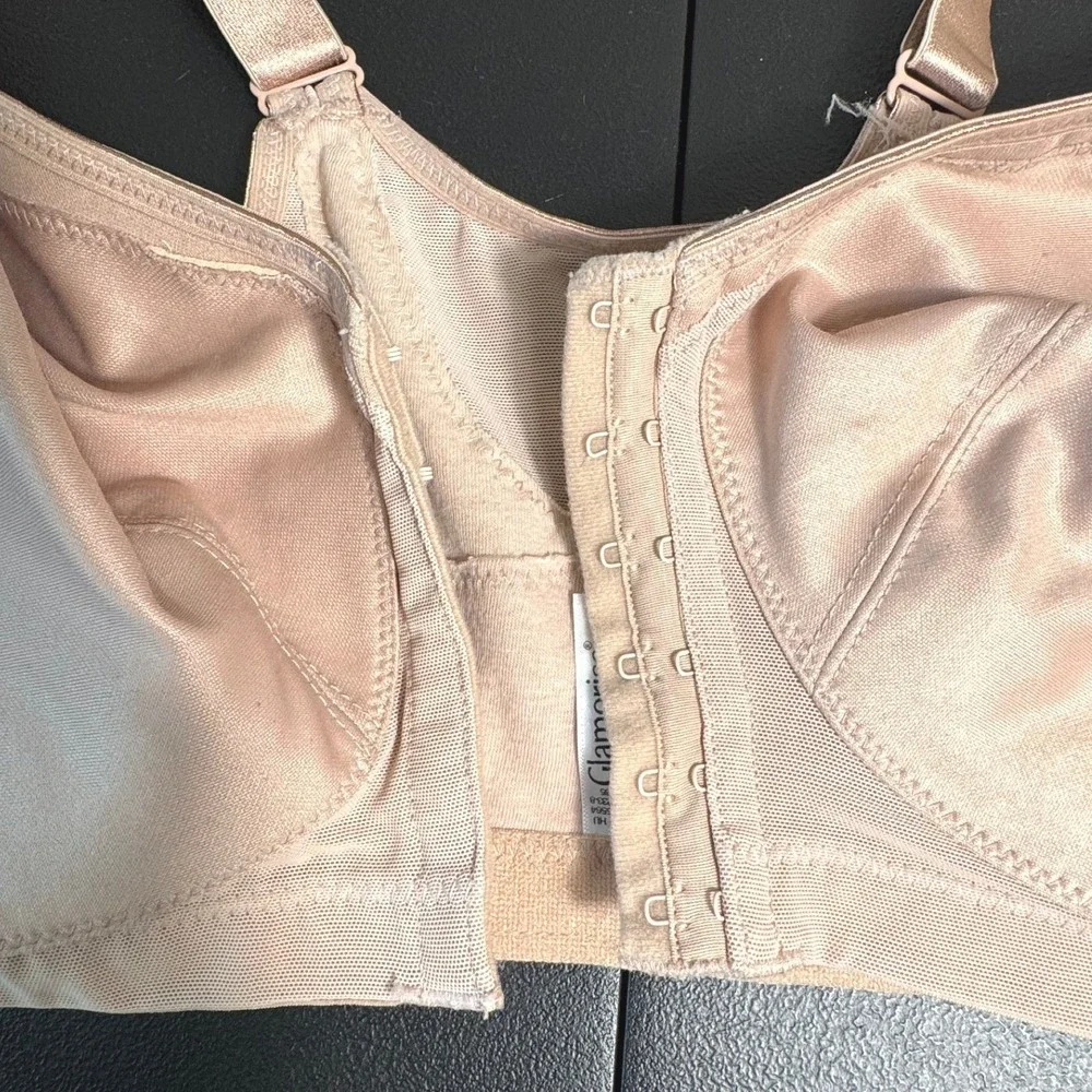 Glamorise MagicLift Wirefree Posture Front Closure Full Coverage‎ Bra Beige 44DD